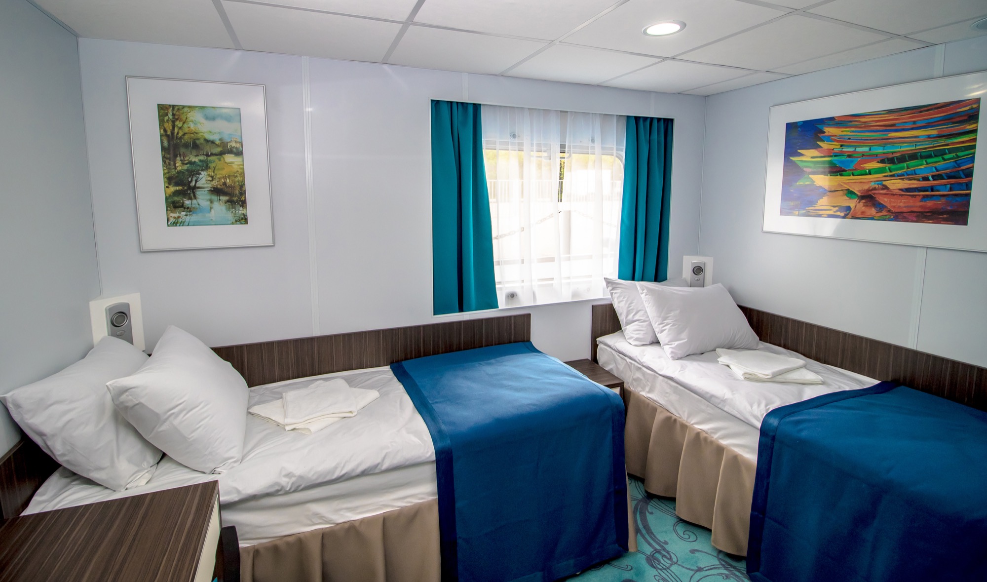 CroisiEurope MS Kronstadt Twin Cabin 1.jpg
